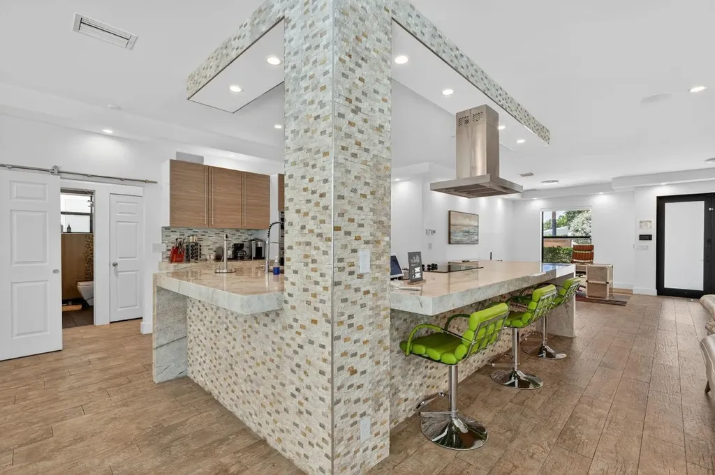 2460 NE 36th Street Fort Lauderdale FL 33308