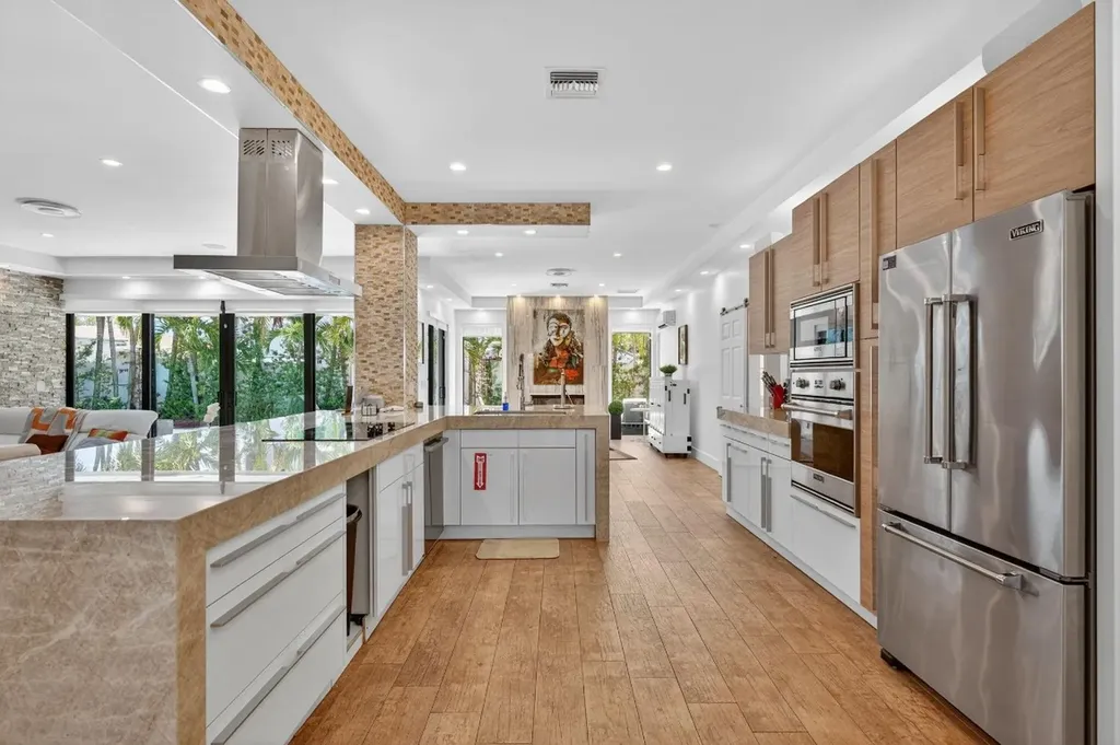 2460 NE 36th Street Fort Lauderdale FL 33308