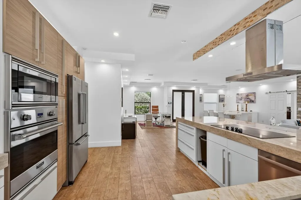 2460 NE 36th Street Fort Lauderdale FL 33308
