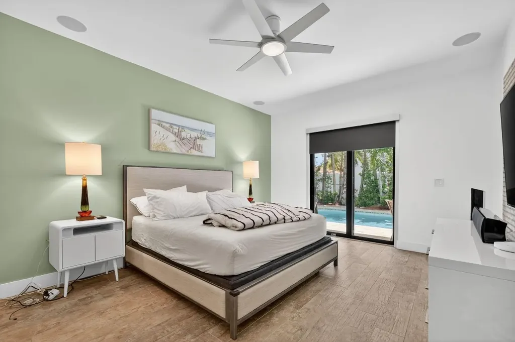 2460 NE 36th Street Fort Lauderdale FL 33308
