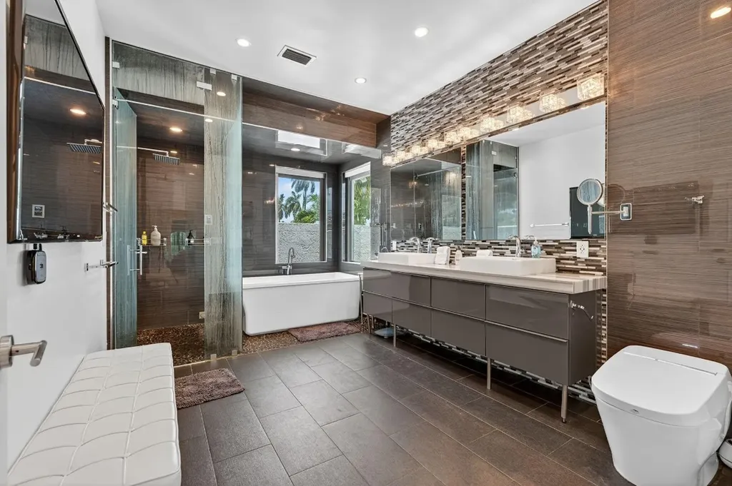 2460 NE 36th Street Fort Lauderdale FL 33308