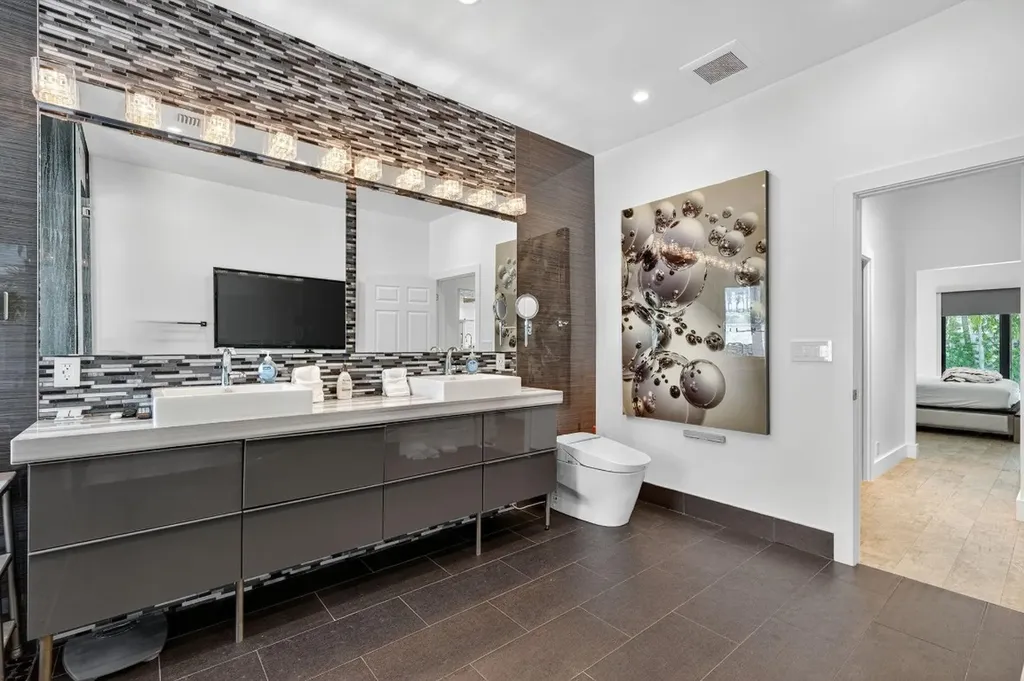 2460 NE 36th Street Fort Lauderdale FL 33308