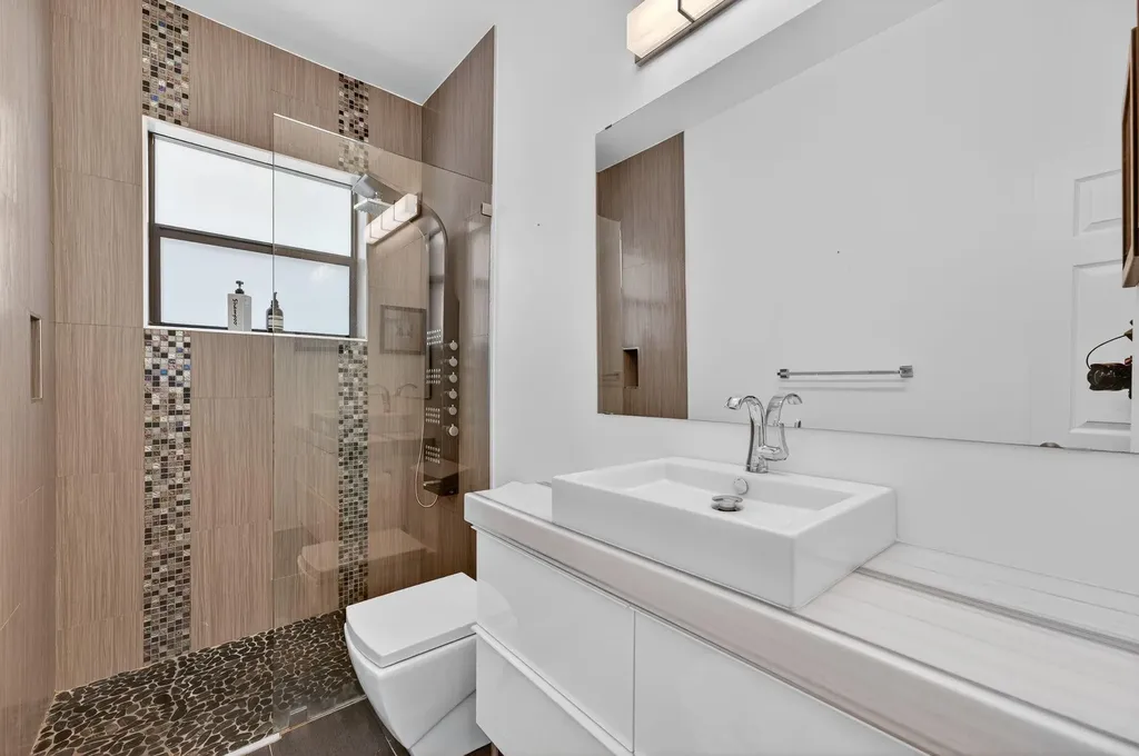 2460 NE 36th Street Fort Lauderdale FL 33308