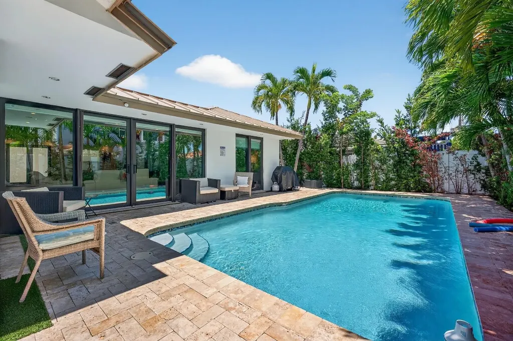 2460 NE 36th Street Fort Lauderdale FL 33308