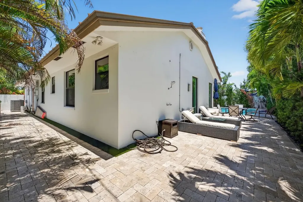 2460 NE 36th Street Fort Lauderdale FL 33308
