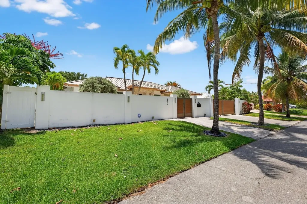 2460 NE 36th Street Fort Lauderdale FL 33308