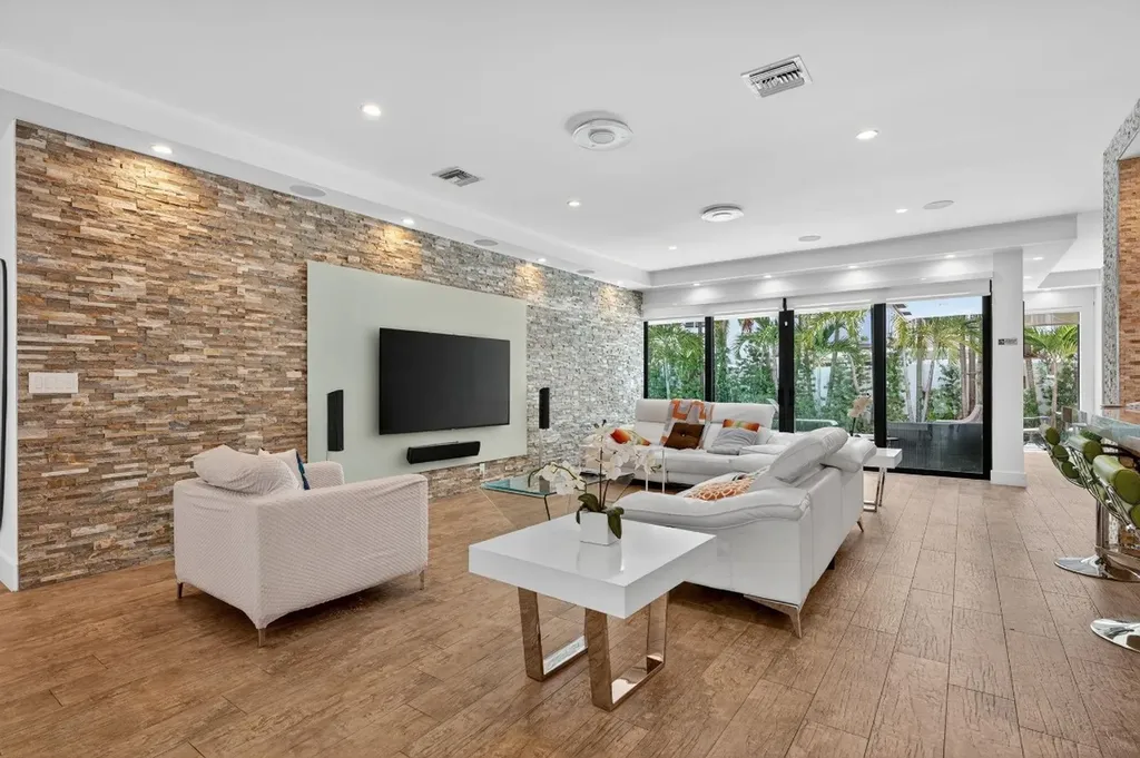 2460 NE 36th Street Fort Lauderdale FL 33308