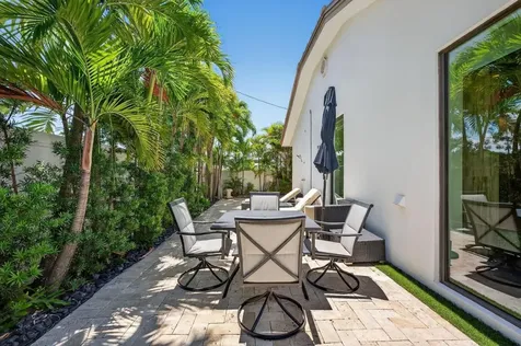 2460 NE 36th Street Fort Lauderdale FL 33308