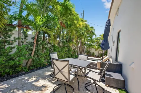 2460 NE 36th Street Fort Lauderdale FL 33308