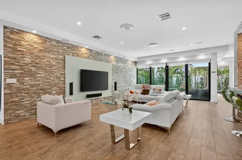 2460 NE 36th Street Fort Lauderdale FL 33308