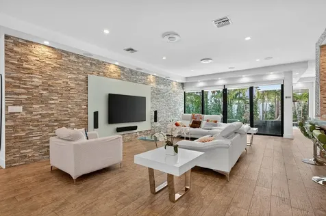 2460 NE 36th Street Fort Lauderdale FL 33308