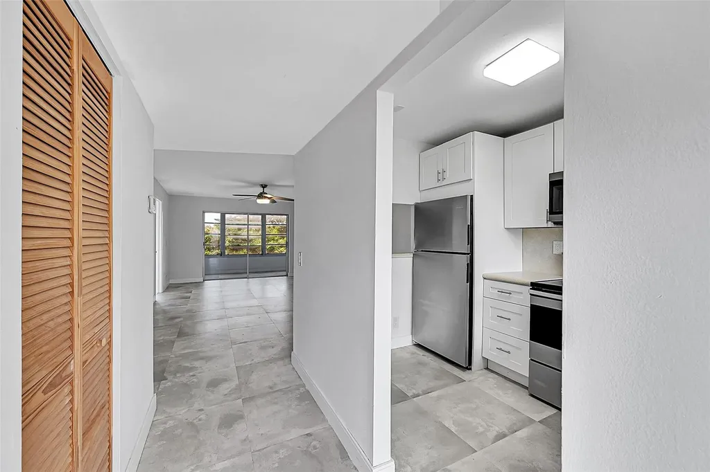 9761 Sunrise Lakes Boulevard Sunrise FL 33322