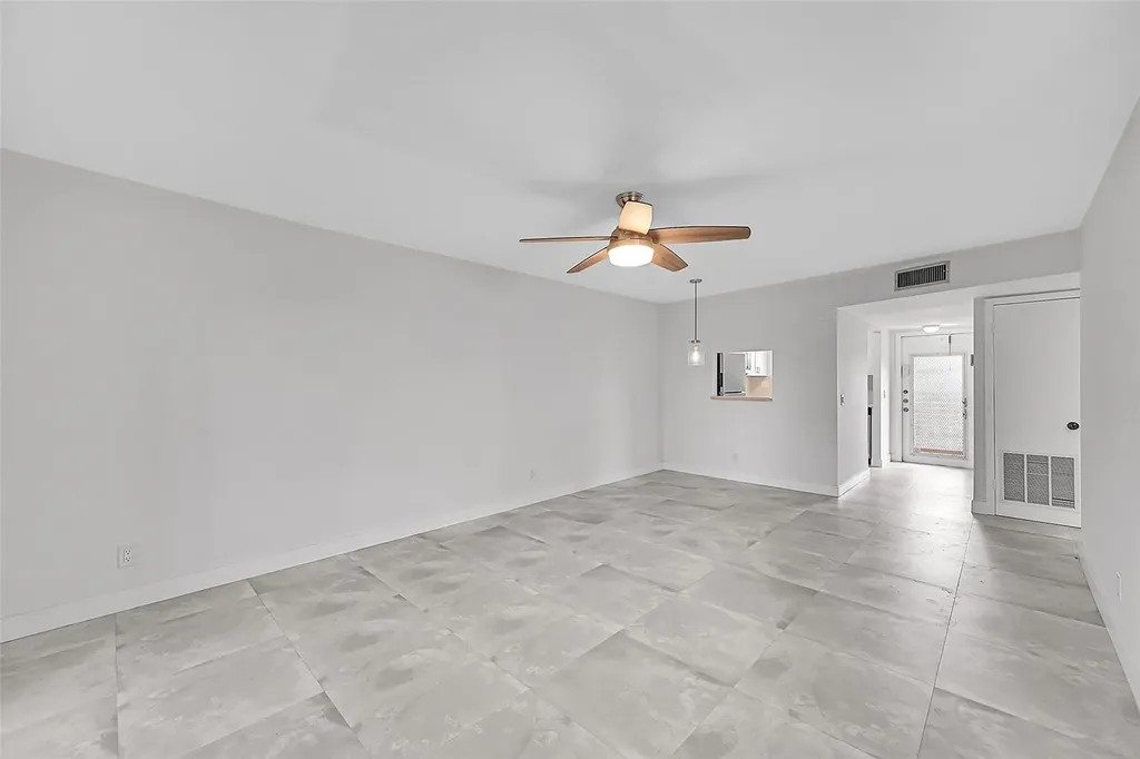 9761 Sunrise Lakes Boulevard Sunrise FL 33322