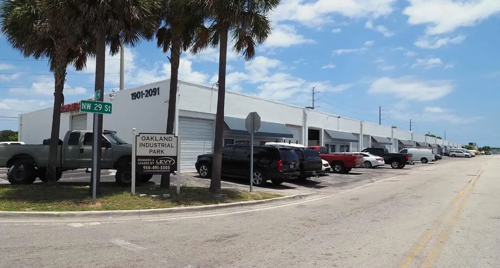 2206 NW 29th Street Oakland Park FL 33311