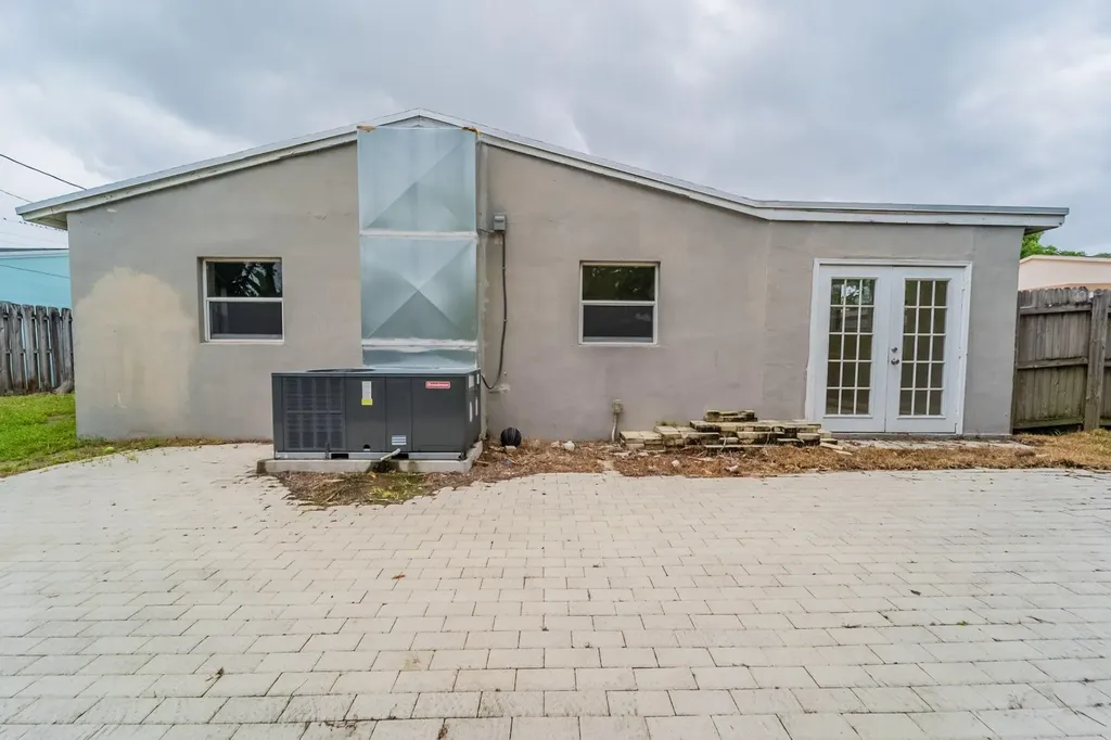 620 NE 57th Street Fort Lauderdale FL 33334