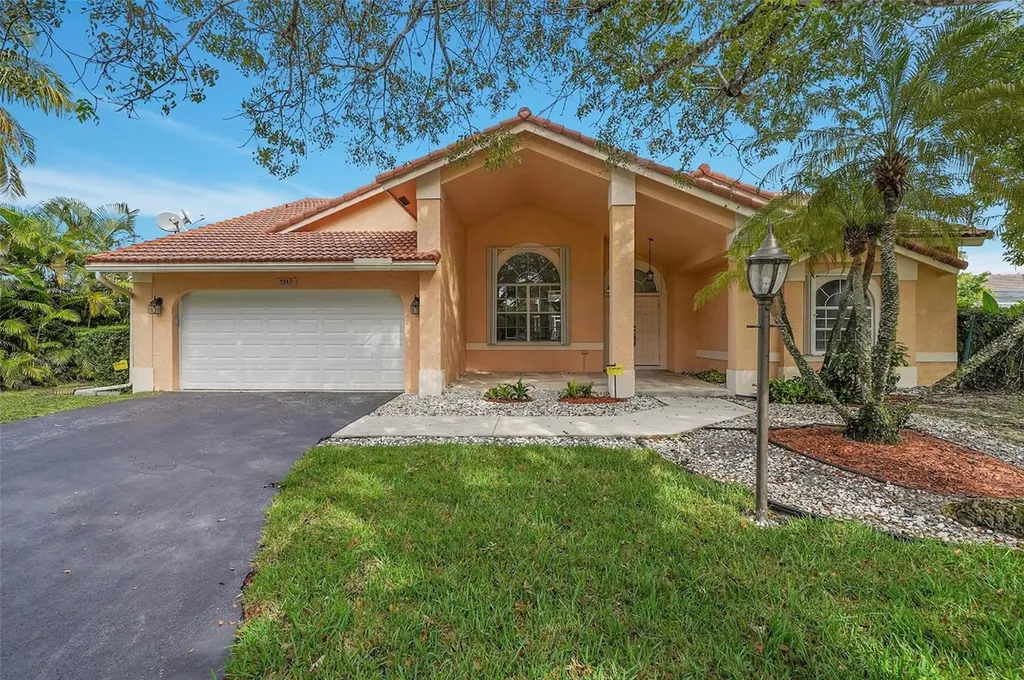 5743 NW 100th Way Coral Springs FL 33076