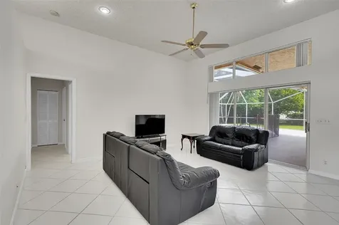 5743 NW 100th Way Coral Springs FL 33076