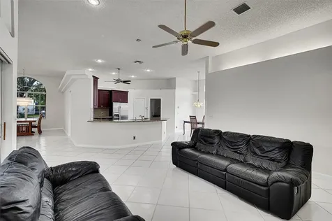 5743 NW 100th Way Coral Springs FL 33076