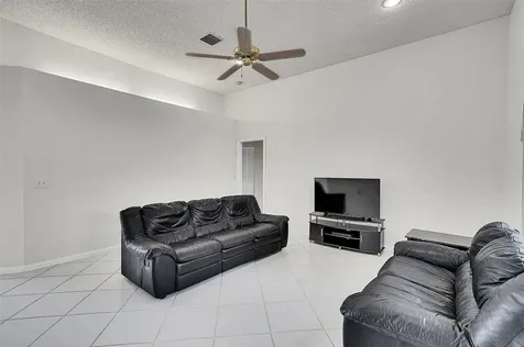 5743 NW 100th Way Coral Springs FL 33076