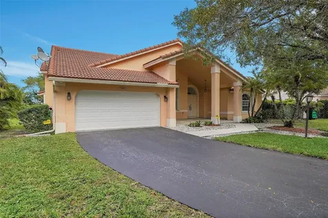 5743 NW 100th Way Coral Springs FL 33076