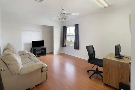 5743 NW 100th Way Coral Springs FL 33076