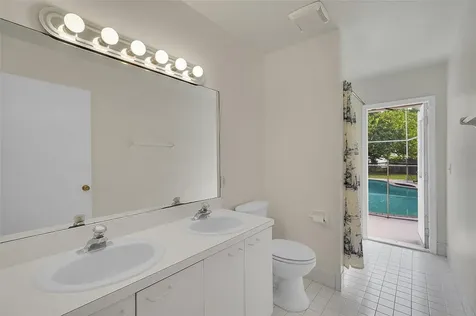 5743 NW 100th Way Coral Springs FL 33076