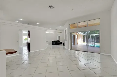 5743 NW 100th Way Coral Springs FL 33076