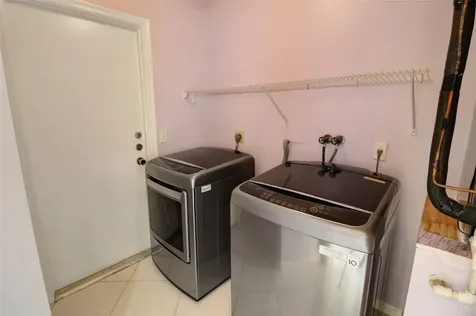 5743 NW 100th Way Coral Springs FL 33076