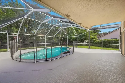 5743 NW 100th Way Coral Springs FL 33076