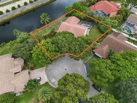 5743 NW 100th Way Coral Springs FL 33076