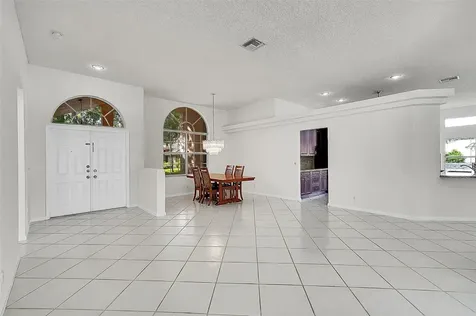 5743 NW 100th Way Coral Springs FL 33076