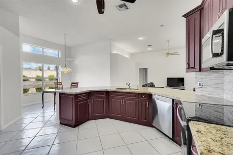 5743 NW 100th Way Coral Springs FL 33076