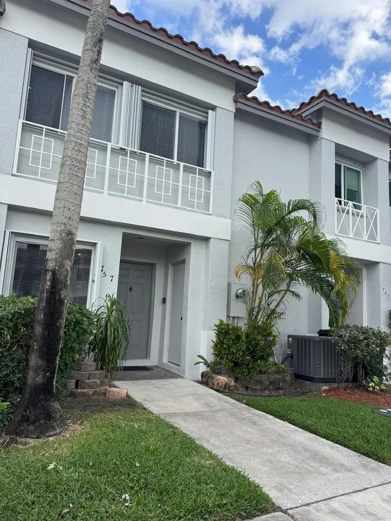757 NW 208th Drive Pembroke Pines FL 33029