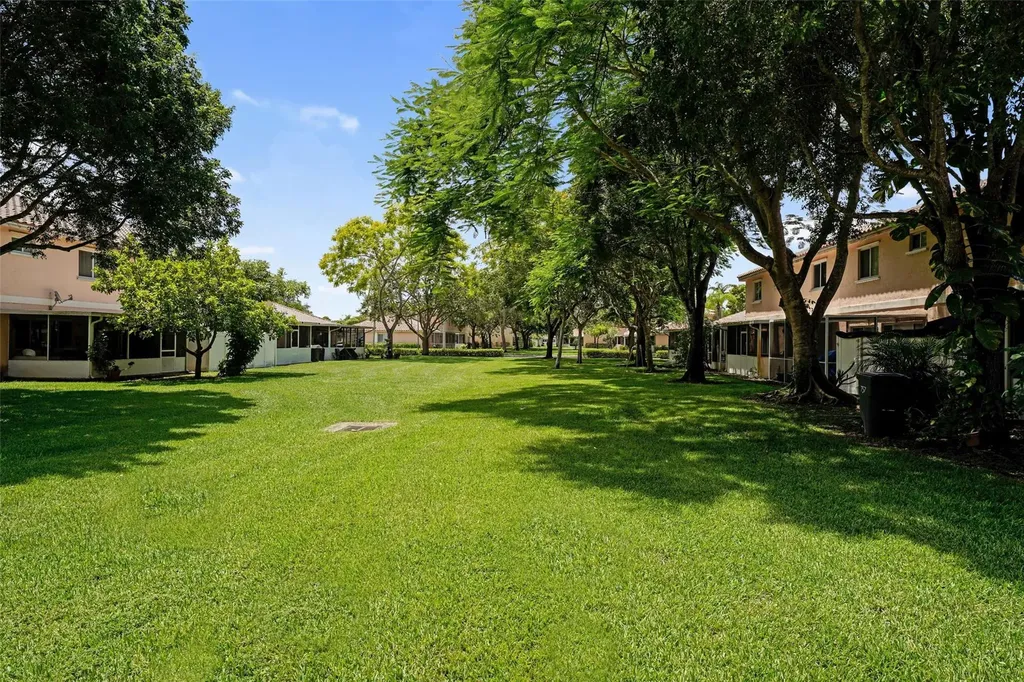 757 NW 208th Drive Pembroke Pines FL 33029