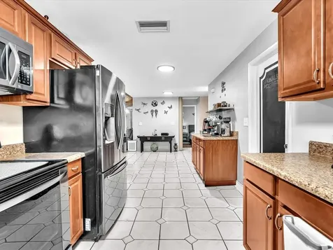 4201 NW 73rd Avenue Lauderhill FL 33319