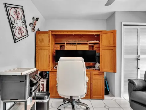 4201 NW 73rd Avenue Lauderhill FL 33319