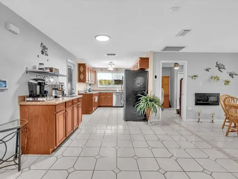 4201 NW 73rd Avenue Lauderhill FL 33319