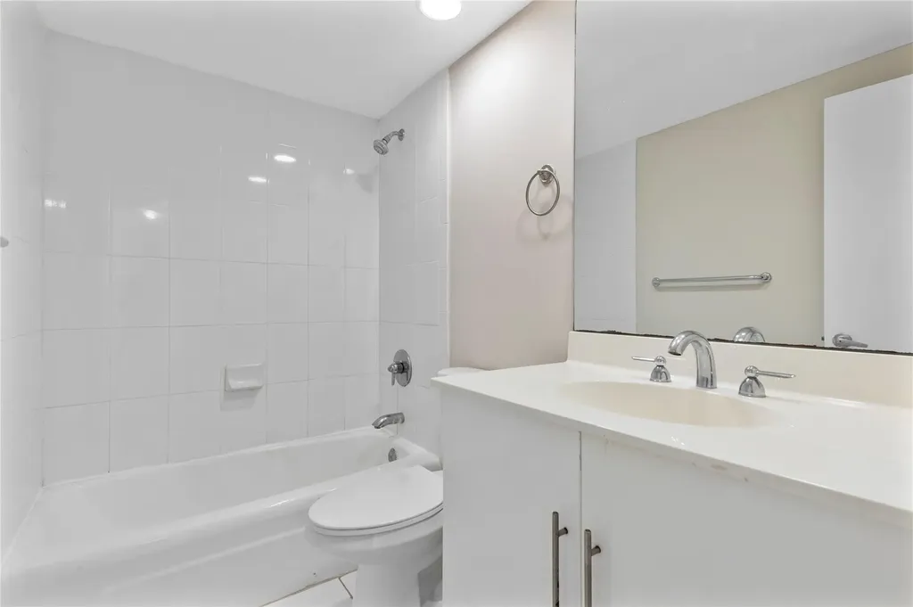 3001 S Ocean Drive Hollywood FL 33019