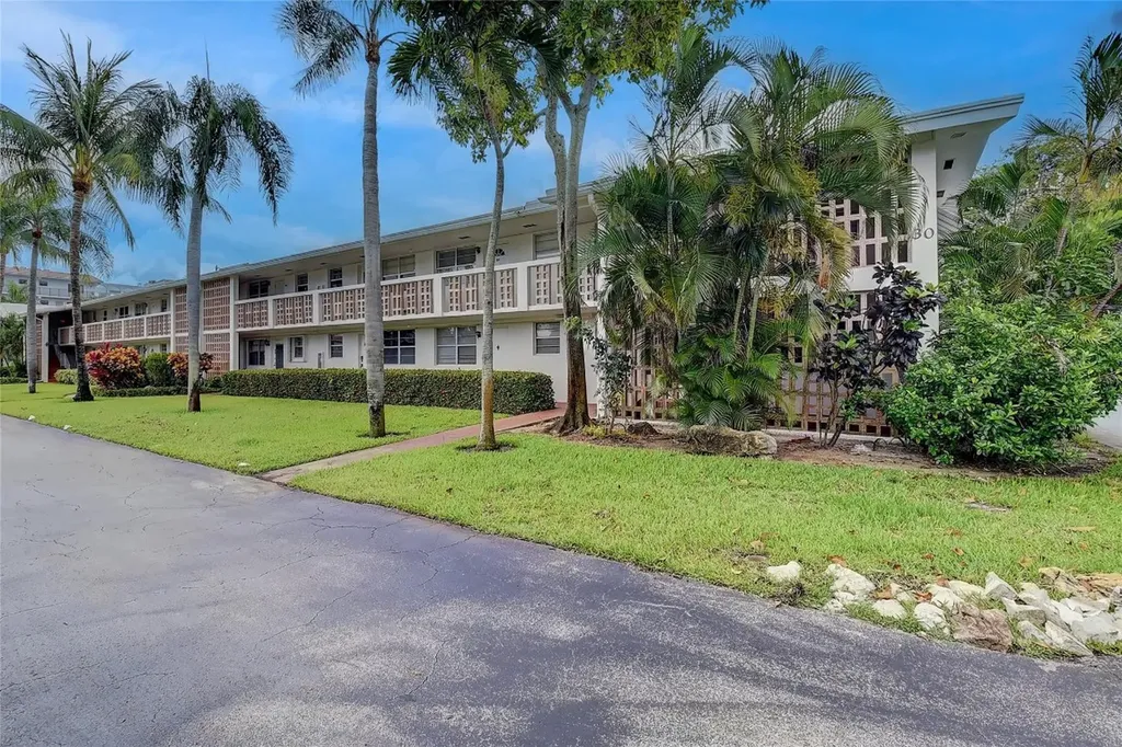 30 SE 13th Street Boca Raton FL 33432