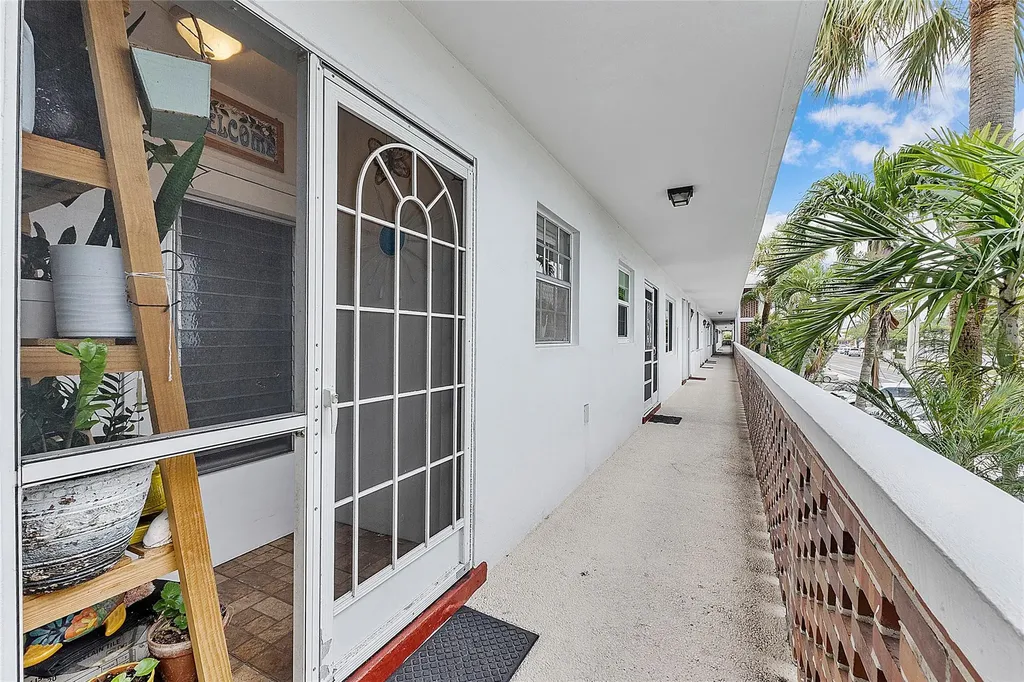 2050 NE 39th Street Lighthouse Point FL 33064