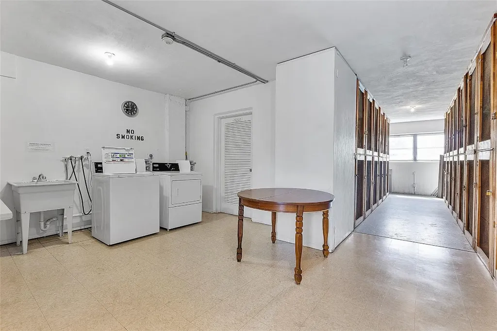 2050 NE 39th Street Lighthouse Point FL 33064