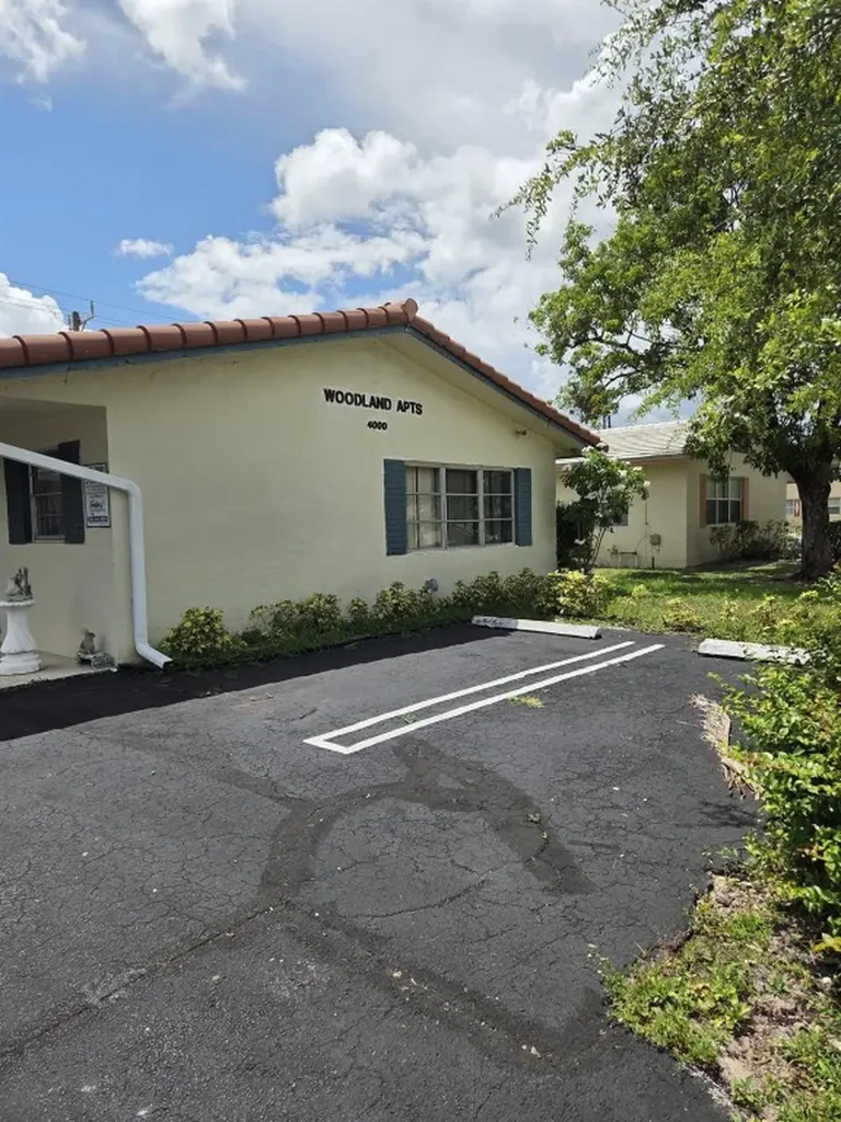 4000 NW Woodside Drive Coral Springs FL 33065