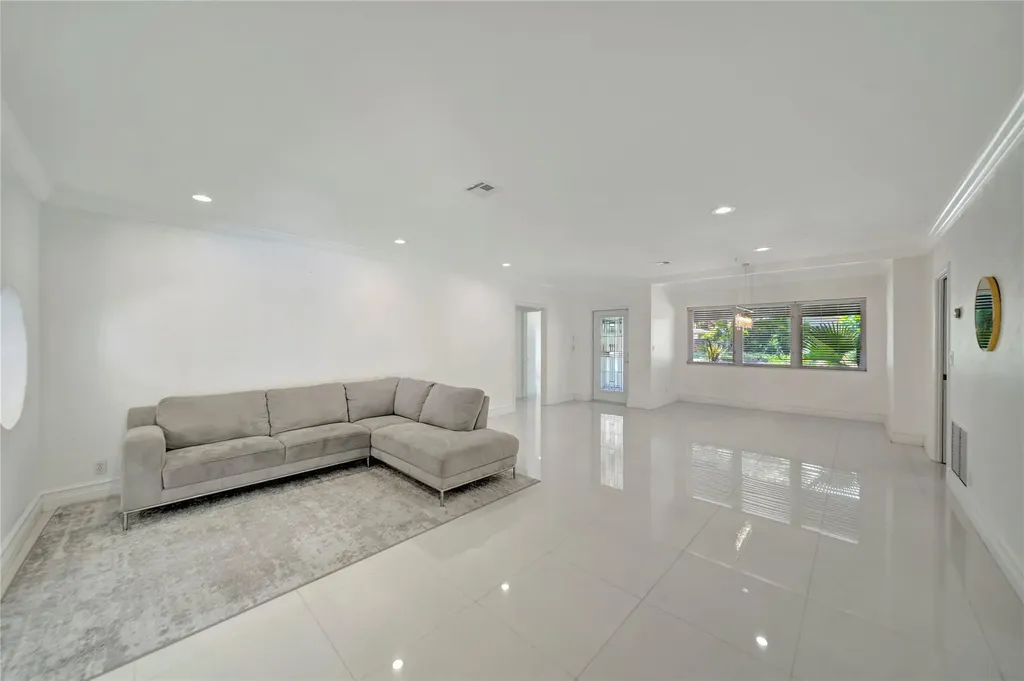 2524 NE 26th Terrace Fort Lauderdale FL 33305