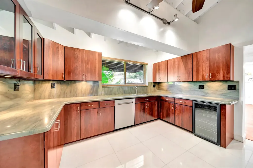 2524 NE 26th Terrace Fort Lauderdale FL 33305