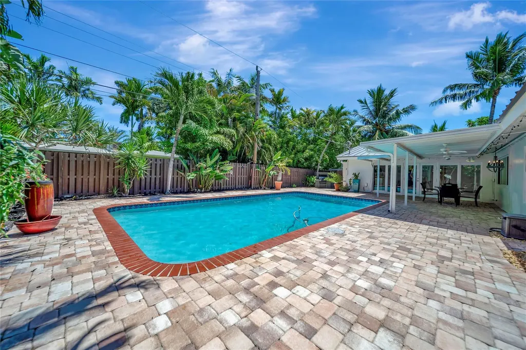 2524 NE 26th Terrace Fort Lauderdale FL 33305