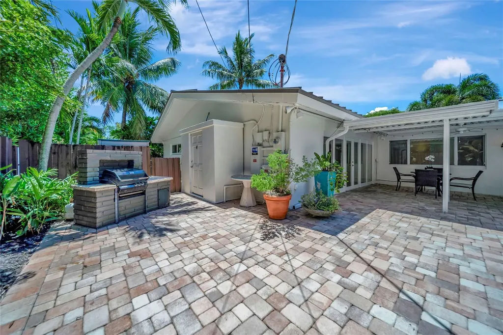 2524 NE 26th Terrace Fort Lauderdale FL 33305