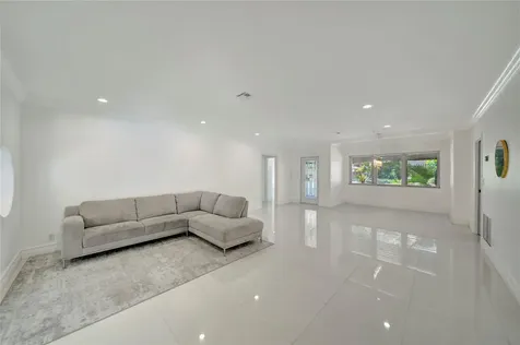 2524 NE 26th Terrace Fort Lauderdale FL 33305