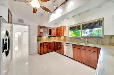 2524 NE 26th Terrace Fort Lauderdale FL 33305