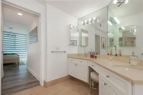 111 SE 8th Avenue Fort Lauderdale FL 33301