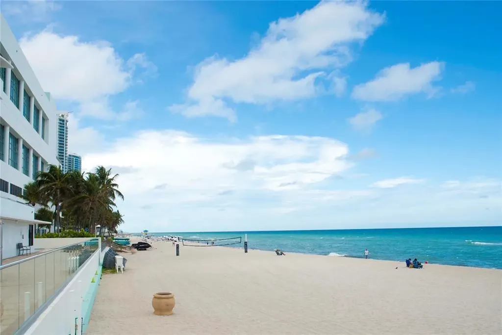 3725 S Ocean Drive Hollywood FL 33019